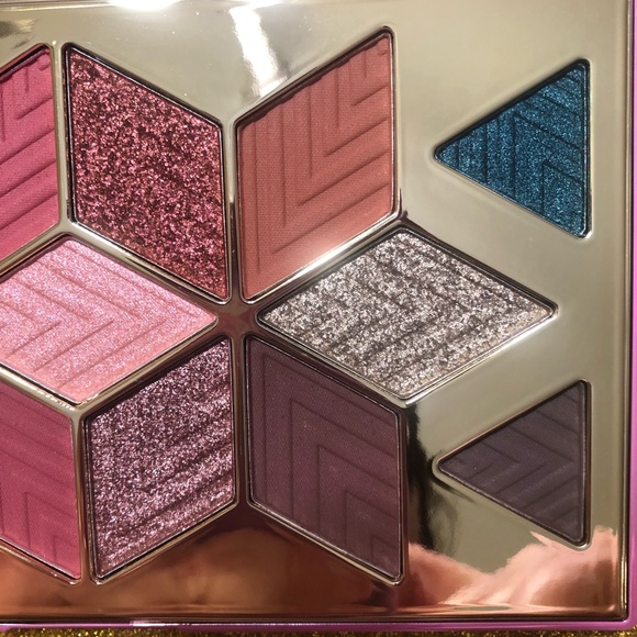 BNIB! PUR X Barbie Eyeshadow Palette in Endless Possibilities 2 💖 - Picture 6 of 10